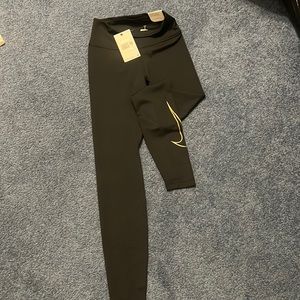 NIKE YOGA PANTS NWT